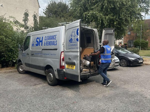 SH Clearance and Removals Gallery Image