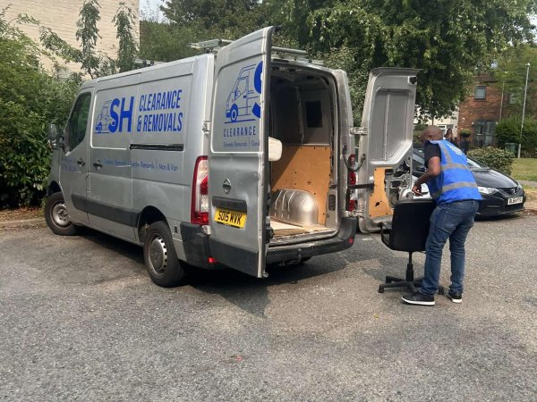 SH Clearance and Removals Gallery Image