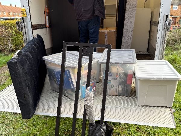 SH Clearance and Removals Gallery Image