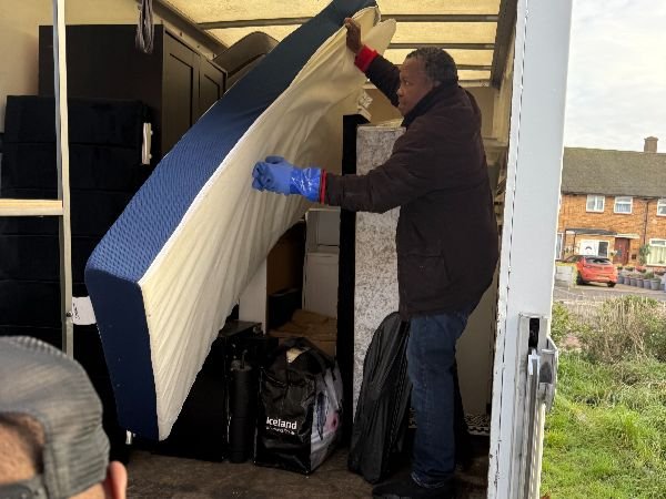 SH Clearance and Removals Gallery Image